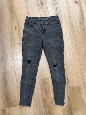 Old Navy Rockstar Mid-Rise Black Distressed Women’s Jeans